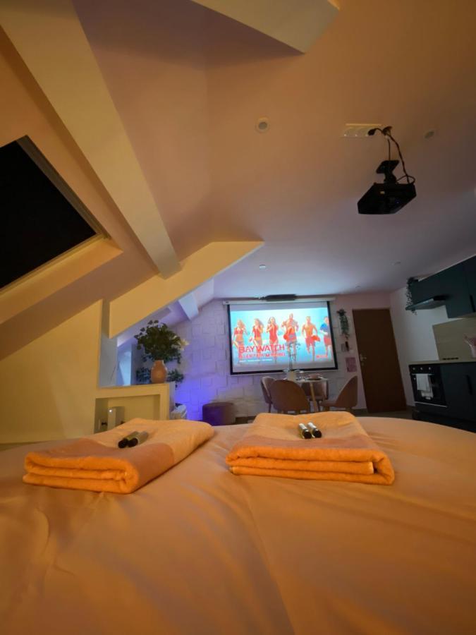 Capsule Color Deluxe Balneo I Ecran Home Cinema I Console De Jeux Trith-Saint-Leger Buitenkant foto