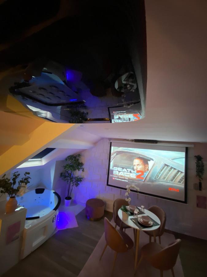 Capsule Color Deluxe Balneo I Ecran Home Cinema I Console De Jeux Trith-Saint-Leger Buitenkant foto